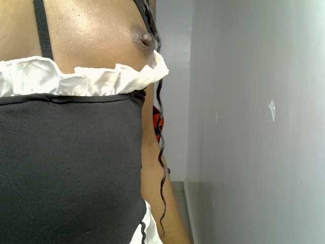 Dinah-6, live now on BongaCams