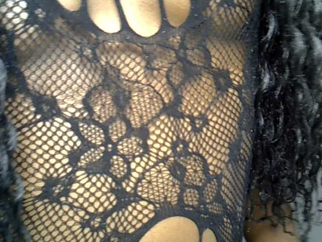 Dinah-6 live cam on BongaCams