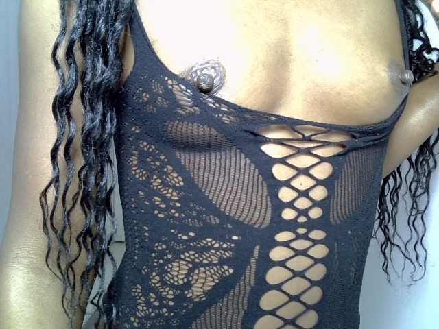 Dinah-6 live cam preview