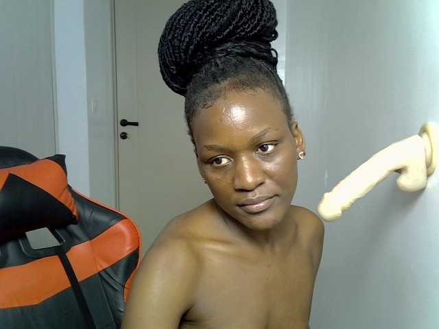 Dinah-6 live cam preview