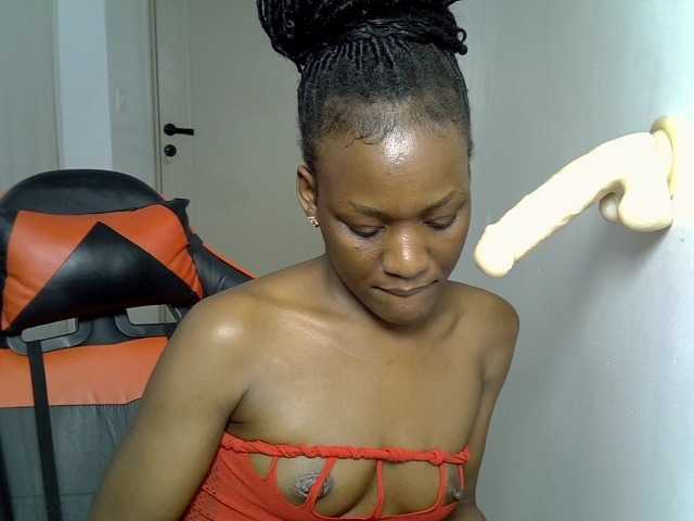 Dinah-6 live cam preview