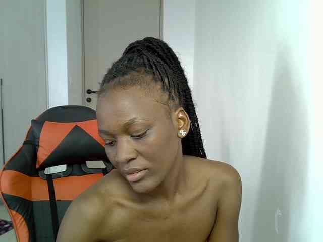 Model: Dinah-6