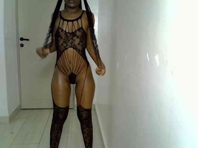 Dinah-6 Live Webcam on BongaCams