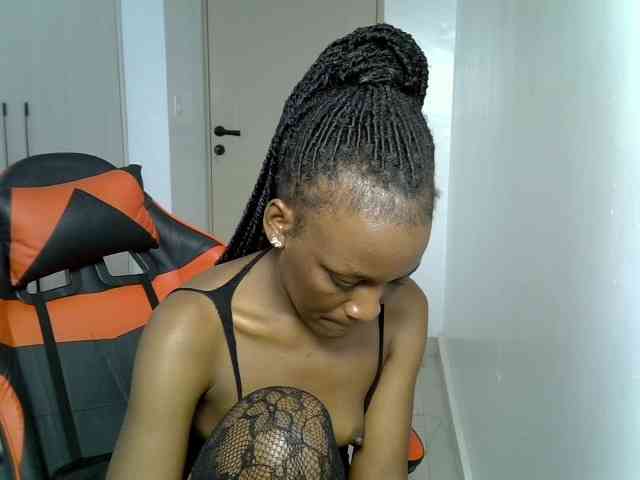 Model: Dinah-6
