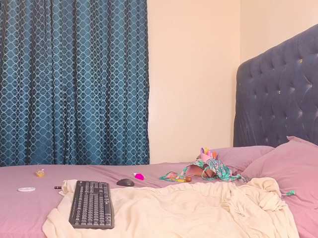Chantel-Shanice live cam on BongaCams