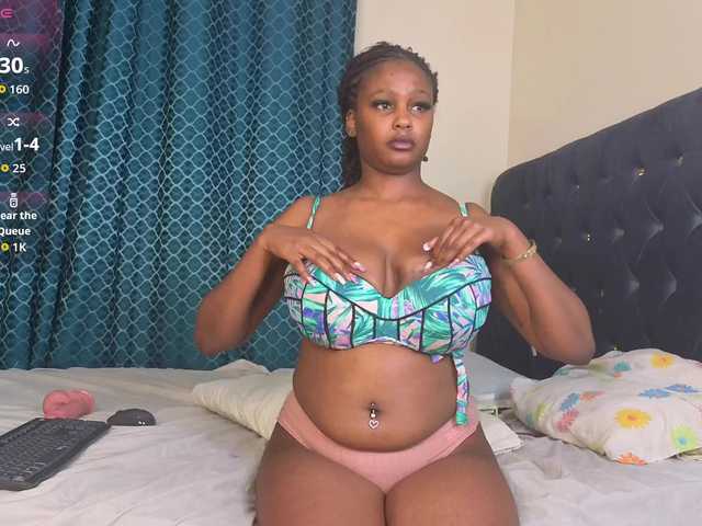 Chantel-Shanice live cam on BongaCams
