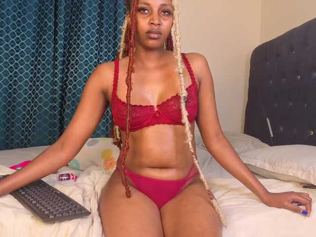 Chantel-Shanice live cam on BongaCams