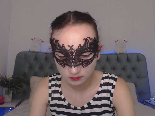 Nastenka77 live cam on BongaCams