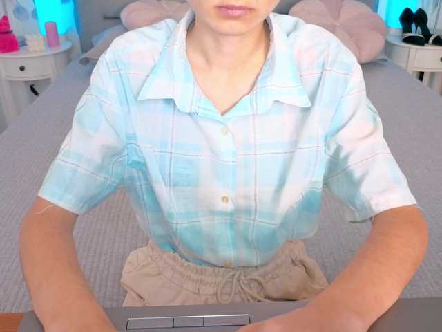 Nastenka77 live cam on BongaCams
