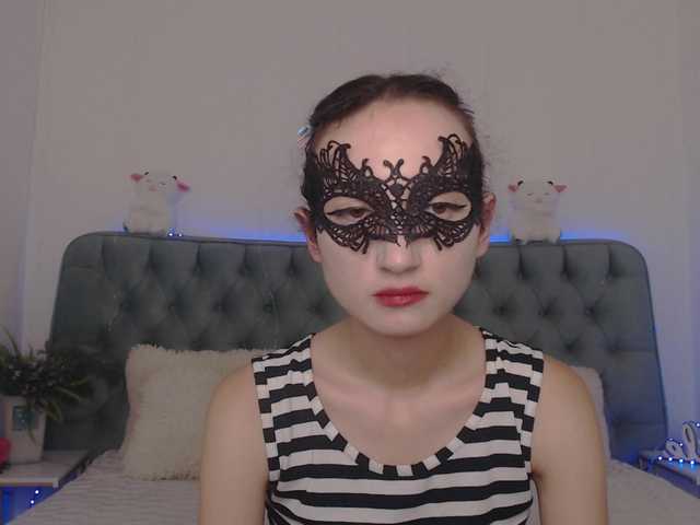 Nastenka77 live cam on BongaCams