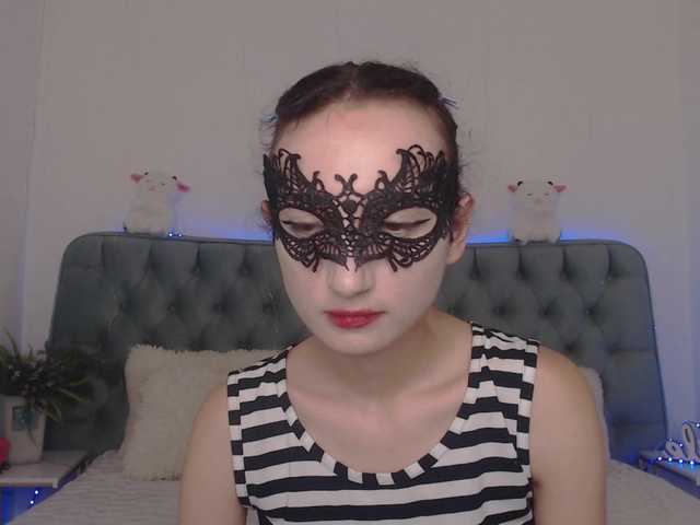Nastenka77 live cam on BongaCams