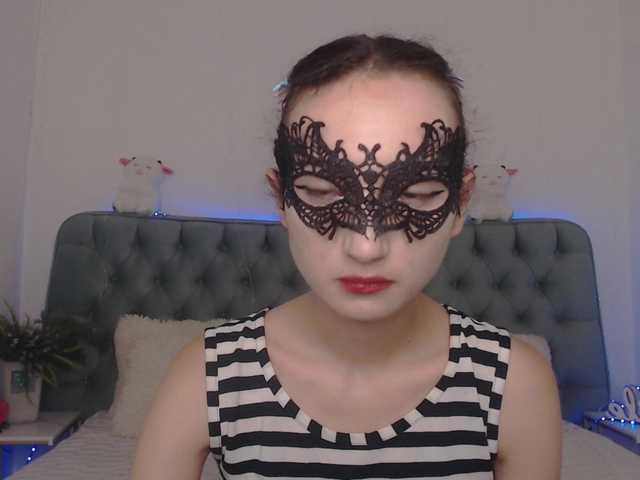 Nastenka77 live cam on BongaCams