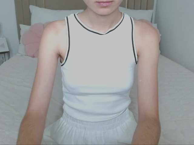 Nastenka77 live cam on BongaCams