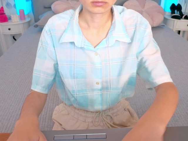 Nastenka77 live cam on BongaCams