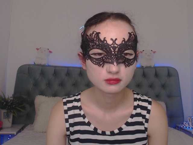 Nastenka77 live cam on BongaCams
