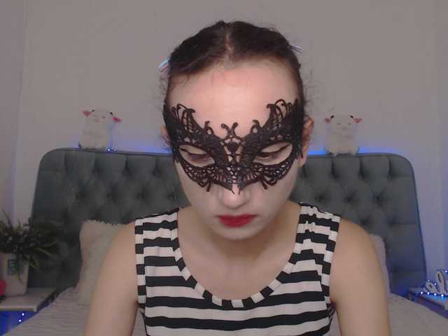 Nastenka77 live cam on BongaCams