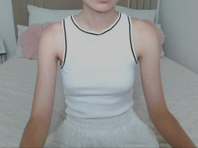 Nastenka77 live cam on BongaCams