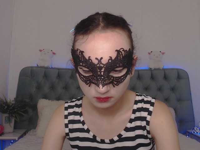 Nastenka77 live cam on BongaCams