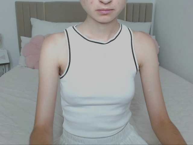 Nastenka77 live cam on BongaCams