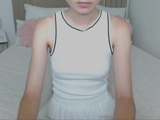 Nastenka77 live cam on BongaCams