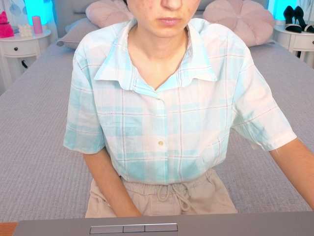 Nastenka77 live cam on BongaCams