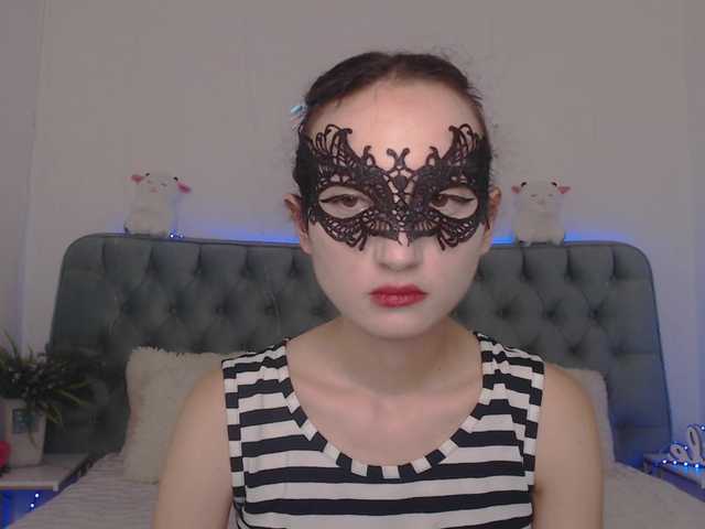 Nastenka77 live cam on BongaCams