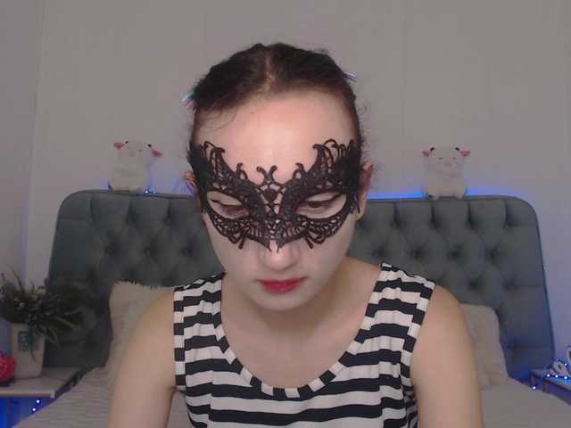 Nastenka77 live cam on BongaCams