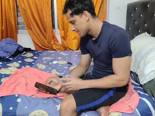 JoydanRize — live male cam