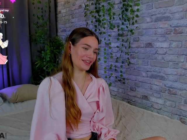 arisollis live cam on BongaCams