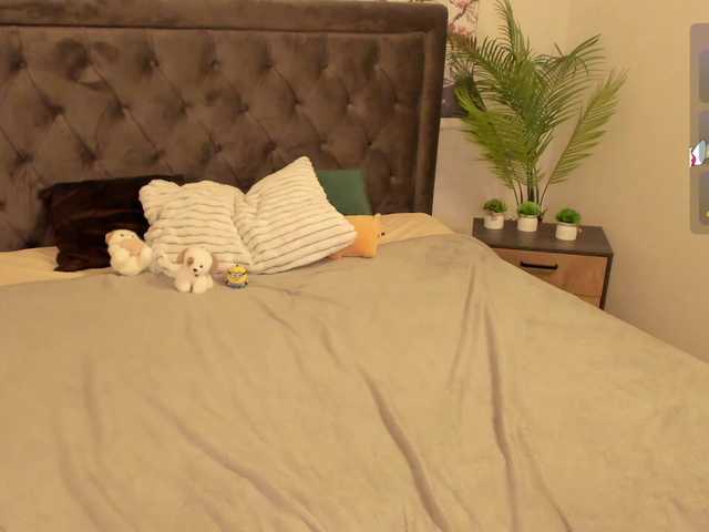 arisollis live cam on BongaCams