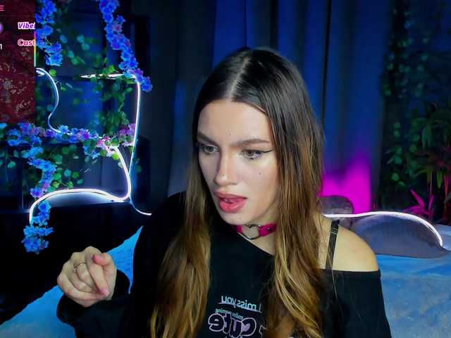 arisollis live cam on BongaCams
