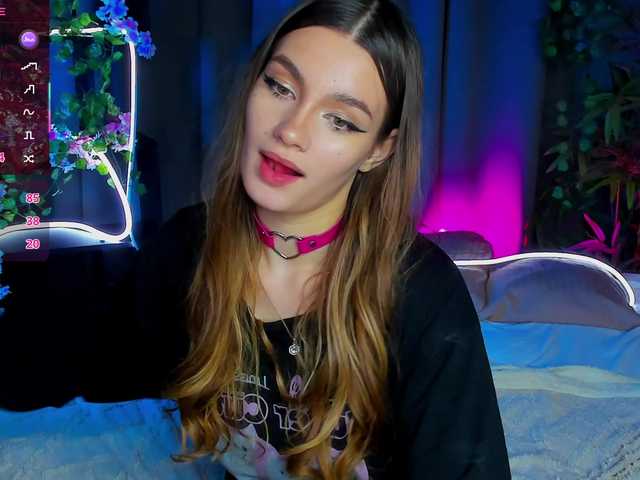 arisollis live cam on BongaCams