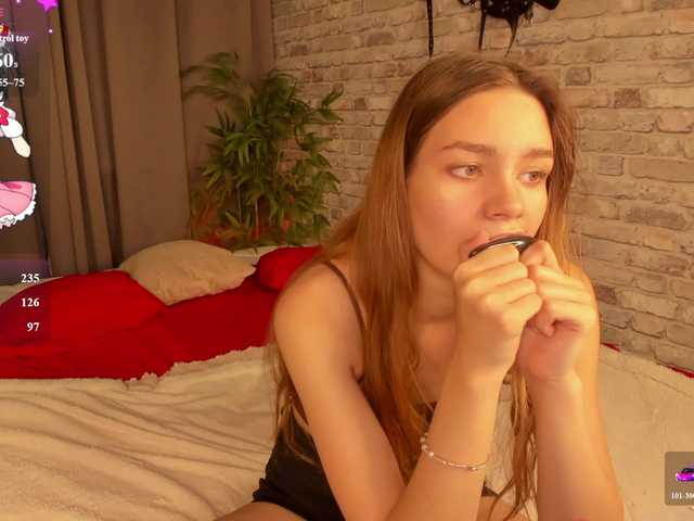 arisollis live cam on BongaCams