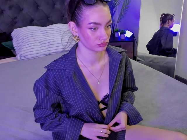 arisollis live cam on BongaCams