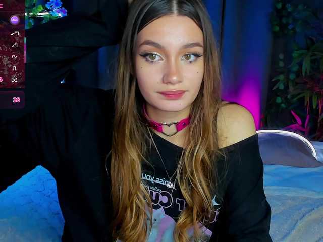 arisollis live cam on BongaCams