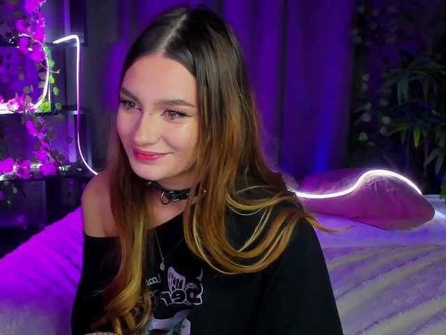arisollis live cam on BongaCams