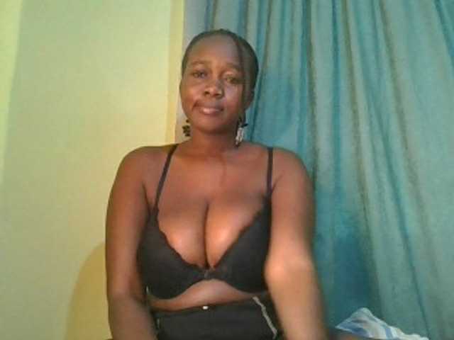 Silkyluna live cam on BongaCams