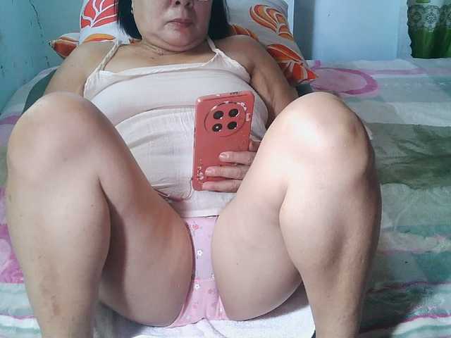 HotMama50 — live female cam