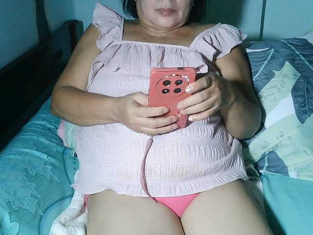 HotMama50 live cam on BongaCams