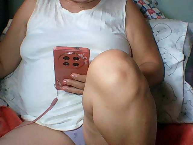 HotMama50 live cam on BongaCams