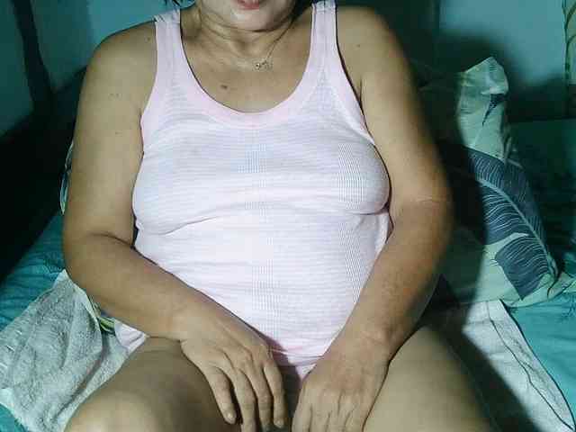 HotMama50 webcam