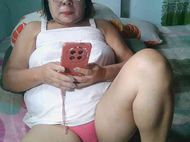 HotMama50 webcam