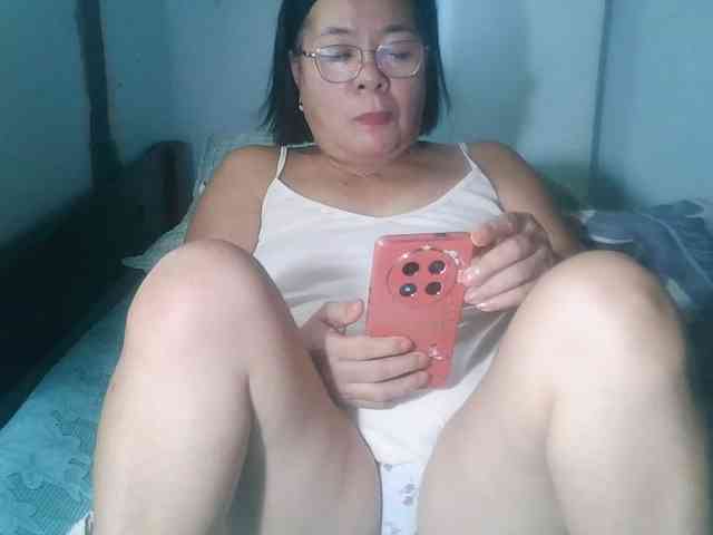 HotMama50 webcam