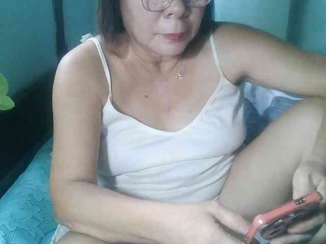 HotMama50 webcam