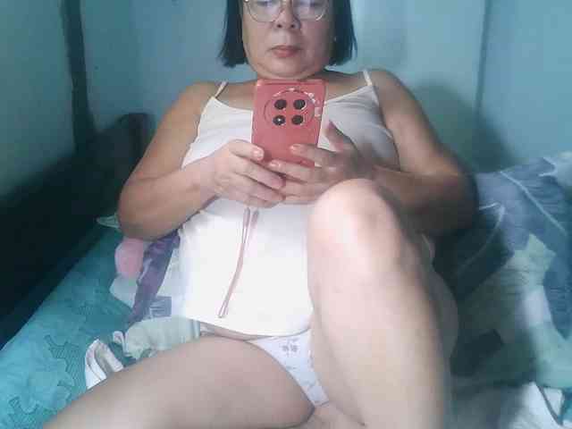HotMama50 webcam