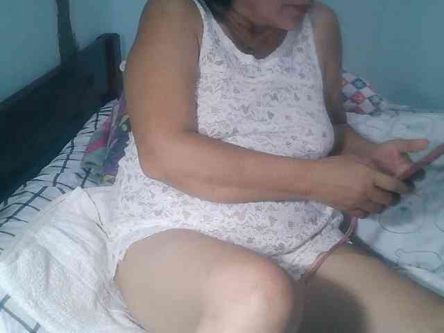HotMama50 webcam