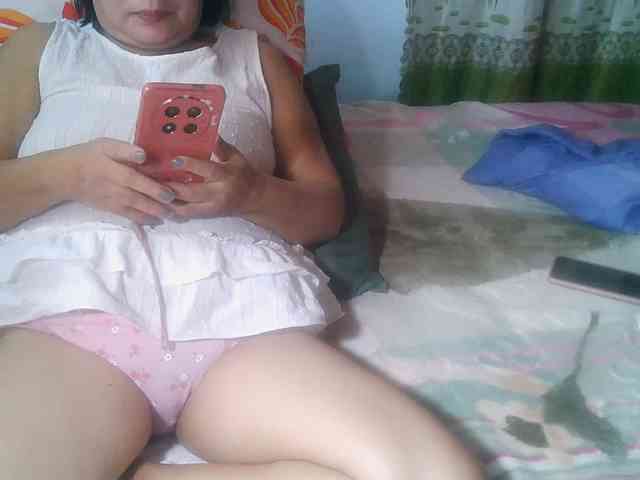 HotMama50 webcam
