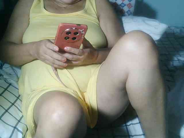 HotMama50 webcam