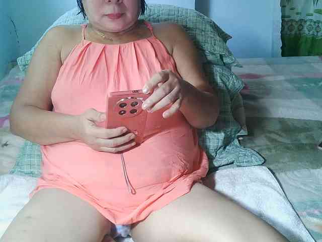 HotMama50 webcam