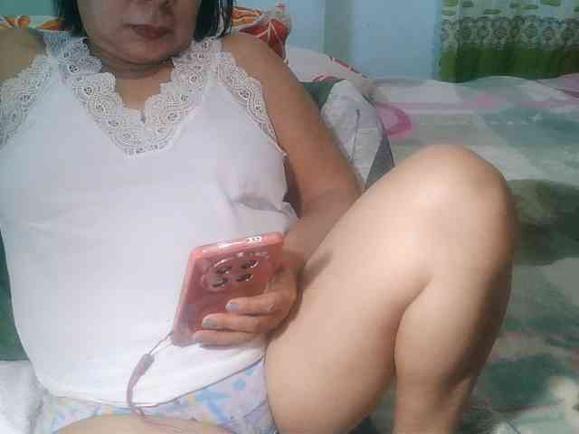 HotMama50 webcam